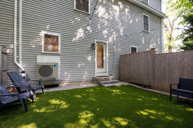 88 Silver St Apt 3, Dover, NH 03820
