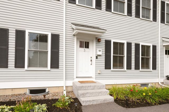 88 Silver St Apt 3, Dover, NH 03820