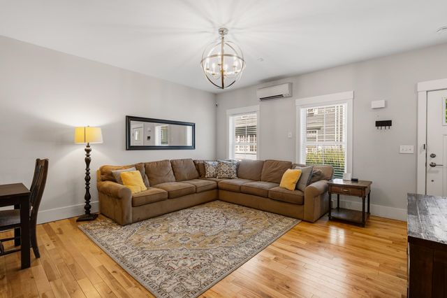 88 Silver St Apt 3, Dover, NH 03820