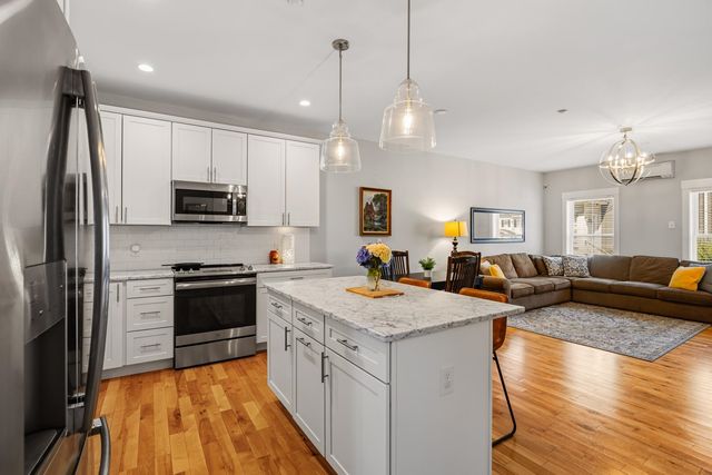 88 Silver St Apt 3, Dover, NH 03820
