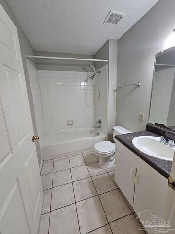 6832 Hunt St, Milton, FL 32570