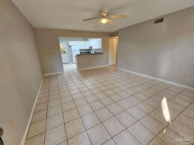 6832 Hunt St, Milton, FL 32570