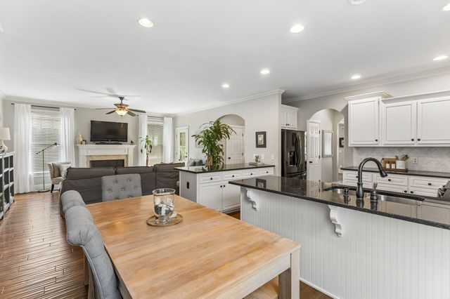 2924 Americus Dr, Thompsons Station, TN 37179