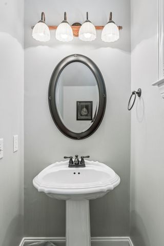 2924 Americus Dr, Thompsons Station, TN 37179