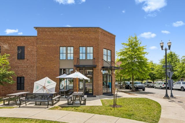 2924 Americus Dr, Thompsons Station, TN 37179