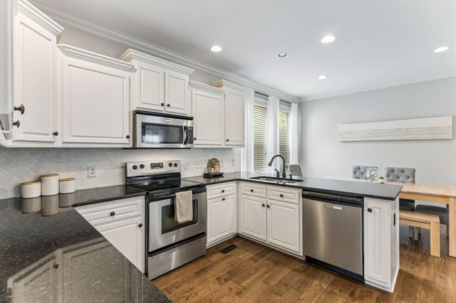 2924 Americus Dr, Thompsons Station, TN 37179