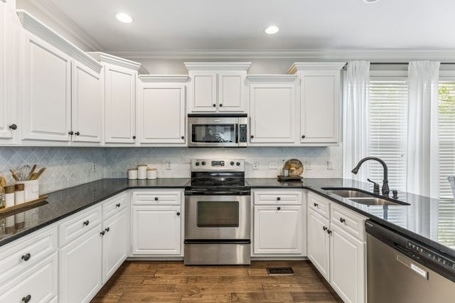 2924 Americus Dr, Thompsons Station, TN 37179
