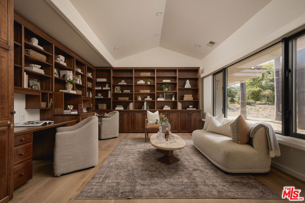 Image 16 of property listing at 3236 Braemar Drive, Santa Barbara, CA 93109