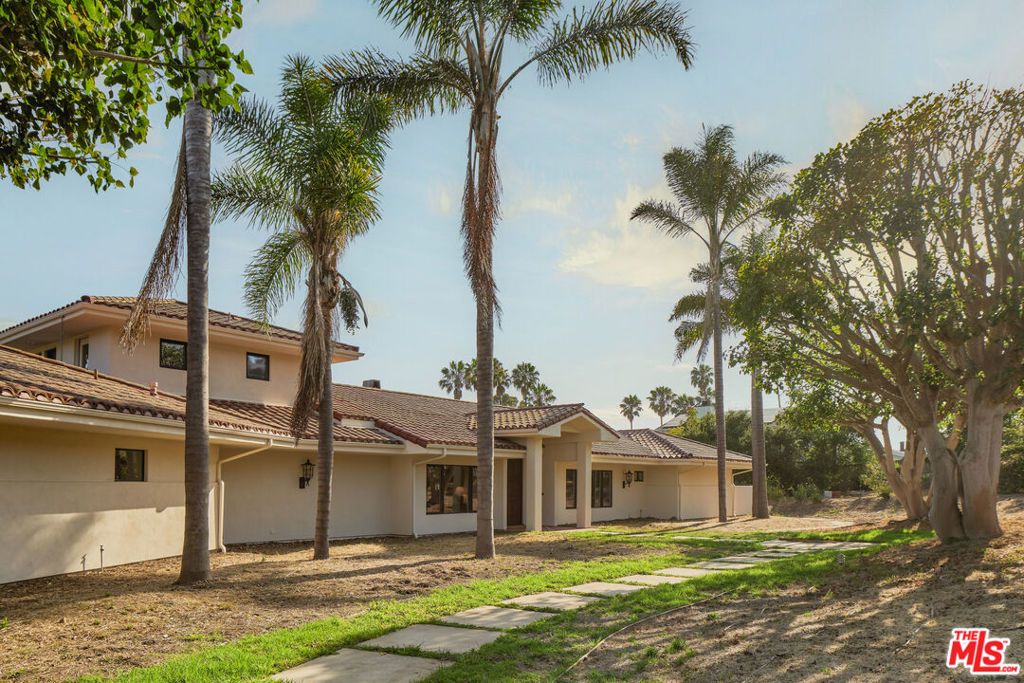 Image 17 of property listing at 3236 Braemar Drive, Santa Barbara, CA 93109