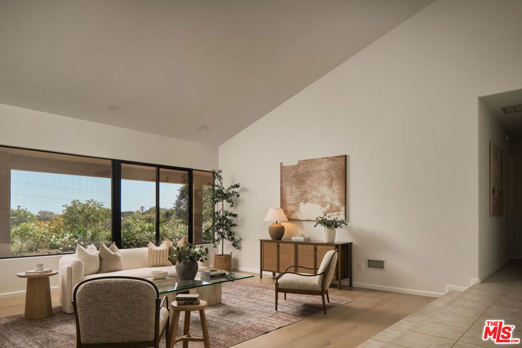 Image 20 of property listing at 3236 Braemar Drive, Santa Barbara, CA 93109