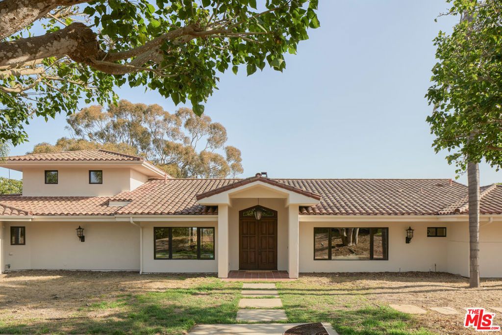 Image 29 of property listing at 3236 Braemar Drive, Santa Barbara, CA 93109