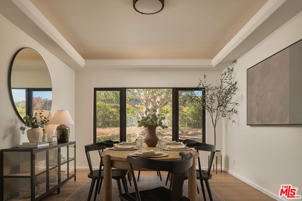 Image 8 of property listing at 3236 Braemar Drive, Santa Barbara, CA 93109
