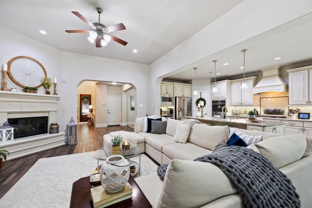 19 Cohasset Place, Tomball, TX 77375