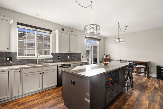 1474 Deer Pointe Drive, South Elgin, IL 60177