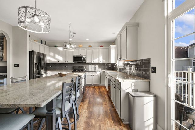 1474 Deer Pointe Drive, South Elgin, IL 60177