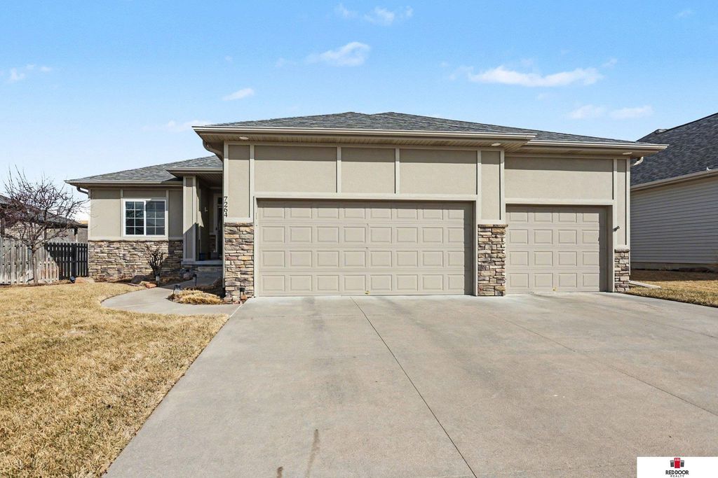7264 Rachel Road, Lincoln, NE 68516
