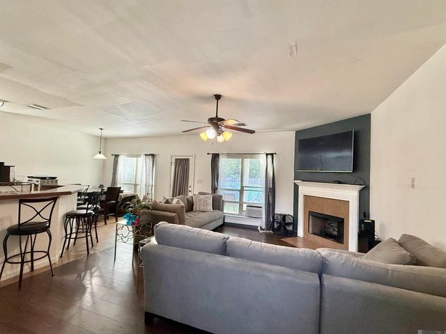 25960 Bronzewood St, Denham Springs, LA 70726