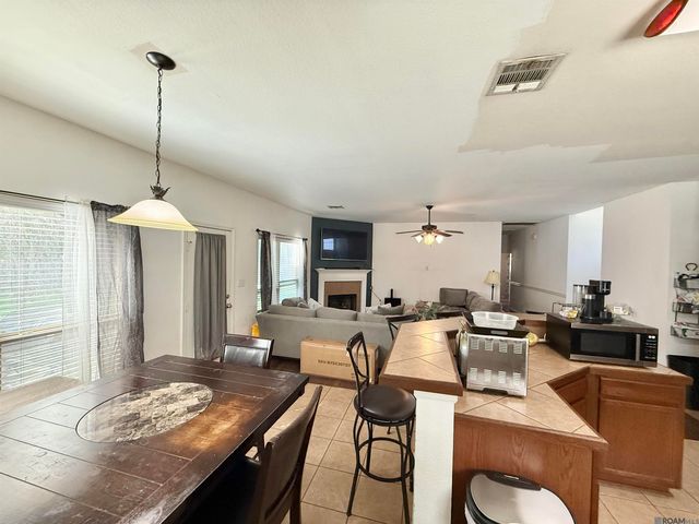 25960 Bronzewood St, Denham Springs, LA 70726