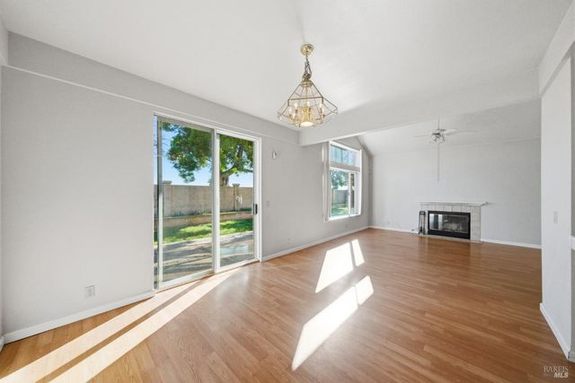 372 Stamper Cir, Suisun City, CA 94585