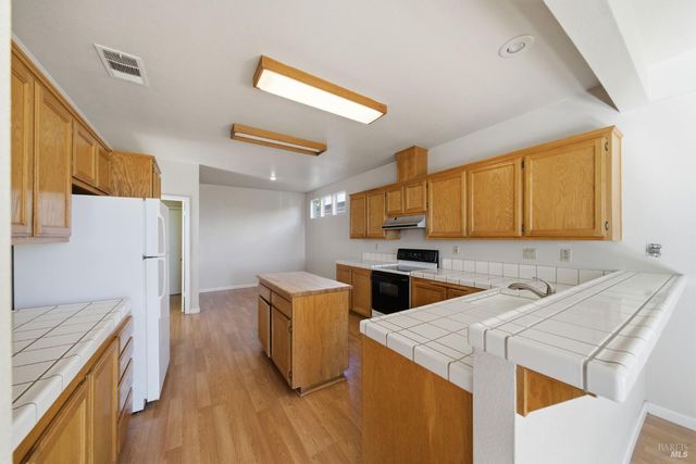 372 Stamper Cir, Suisun City, CA 94585