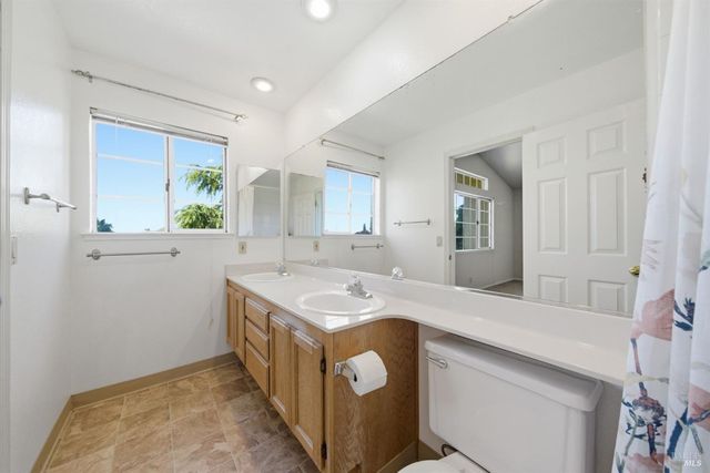 372 Stamper Cir, Suisun City, CA 94585