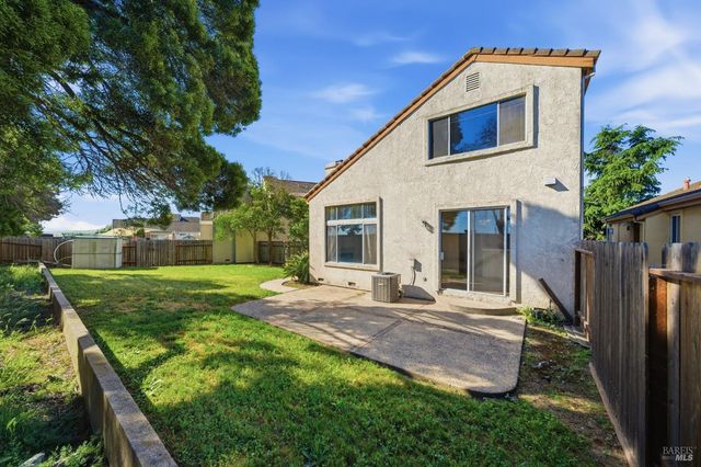 372 Stamper Cir, Suisun City, CA 94585