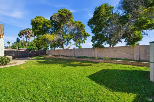 372 Stamper Cir, Suisun City, CA 94585