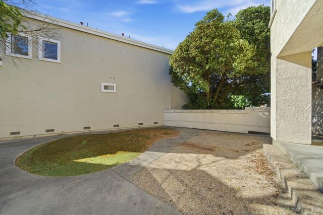 372 Stamper Cir, Suisun City, CA 94585