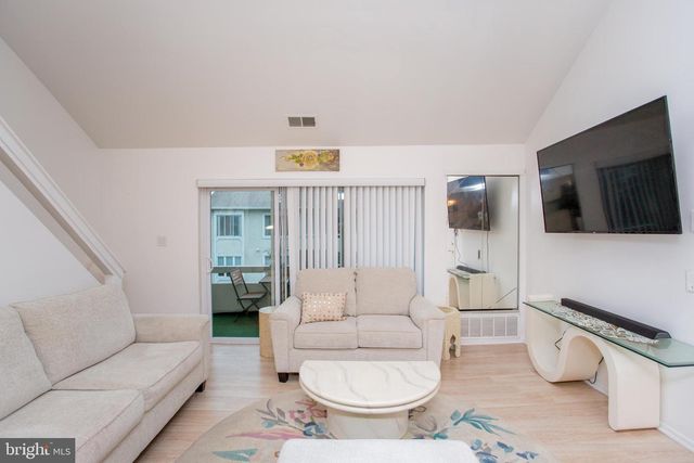 48 BONNIE GELLMAN CT #B48, Philadelphia, PA 19114