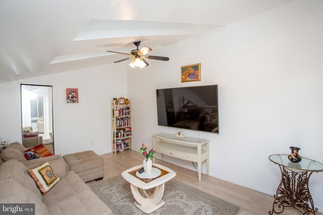 48 BONNIE GELLMAN CT #B48, Philadelphia, PA 19114