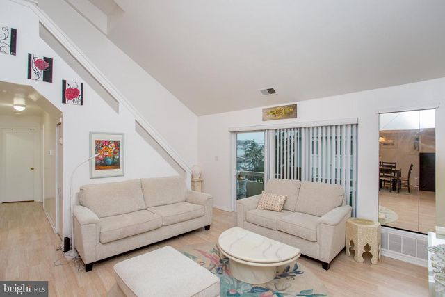 48 BONNIE GELLMAN CT #B48, Philadelphia, PA 19114