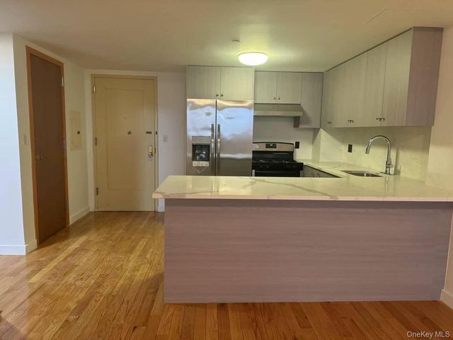 13338 Sanford Avenue 11E, Flushing, NY 11355