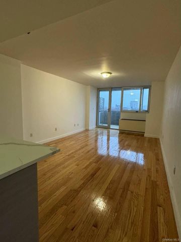 13338 Sanford Avenue 11E, Flushing, NY 11355
