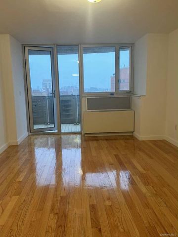 13338 Sanford Avenue 11E, Flushing, NY 11355