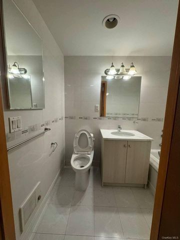13338 Sanford Avenue 11E, Flushing, NY 11355