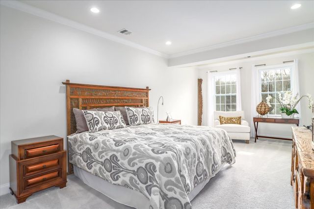 433 Brookside Court 433, Newtown, CT 06470