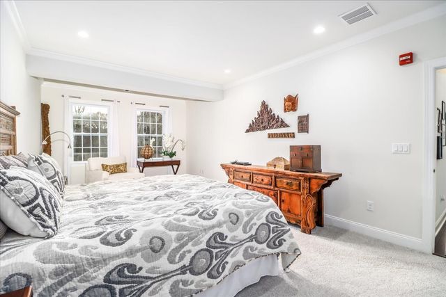 433 Brookside Court 433, Newtown, CT 06470