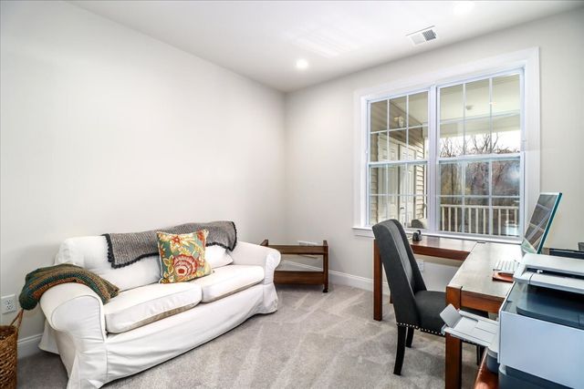 433 Brookside Court 433, Newtown, CT 06470