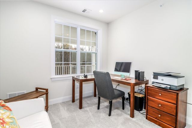 433 Brookside Court 433, Newtown, CT 06470