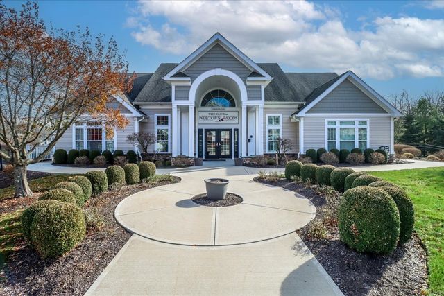 433 Brookside Court 433, Newtown, CT 06470