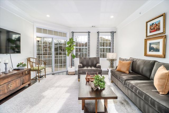 433 Brookside Court 433, Newtown, CT 06470