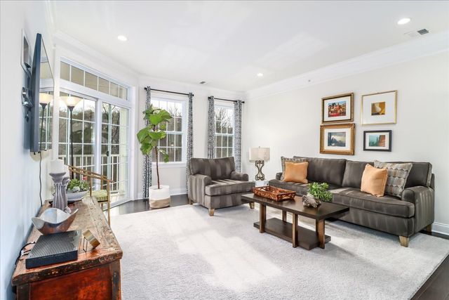 433 Brookside Court 433, Newtown, CT 06470