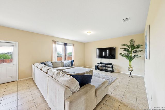 9779 Harbor Mist Ln, Converse, TX 78109