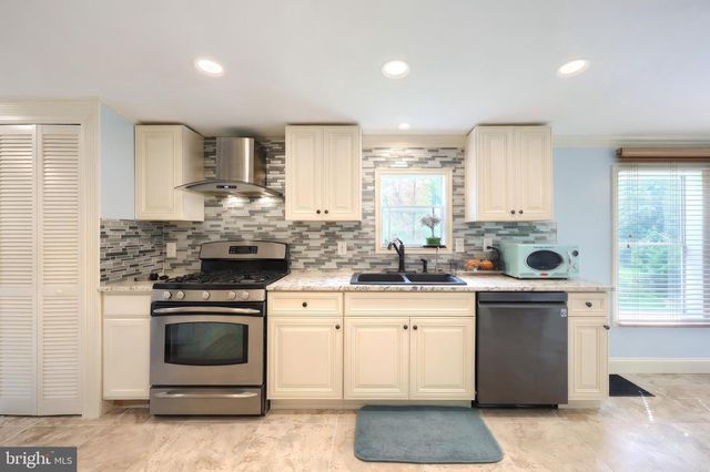 105 WEIRE RD, York, PA 17404