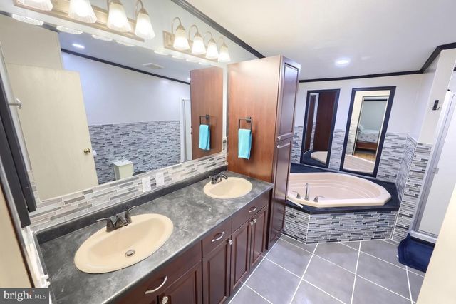 105 WEIRE RD, York, PA 17404