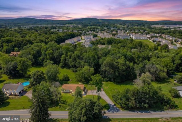 105 WEIRE RD, York, PA 17404