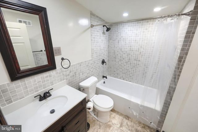 105 WEIRE RD, York, PA 17404