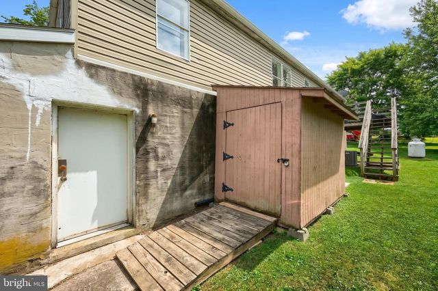 105 WEIRE RD, York, PA 17404