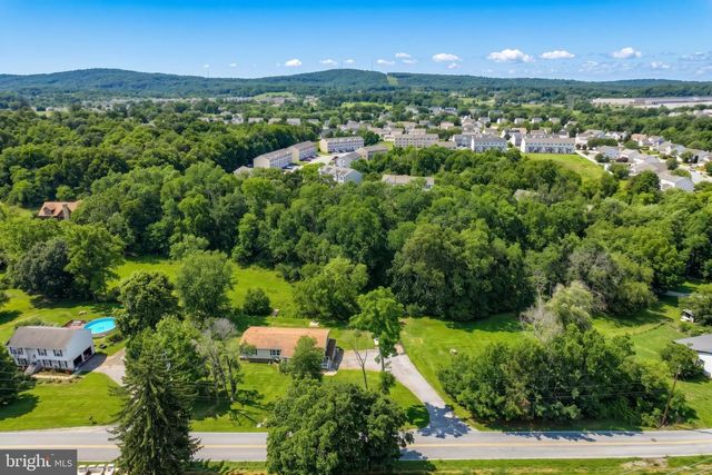 105 WEIRE RD, York, PA 17404