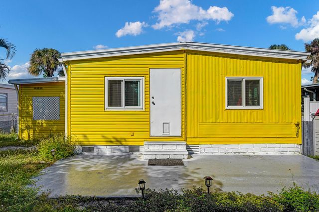 921 Laurel Circle, Barefoot Bay, FL 32976